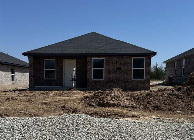 Property at 844 Elm St, Seminole, OK 74868, 3 beds, 2 baths