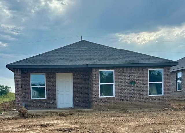 Property at 844 Elm St, Seminole, OK 74868, 3 beds, 2 baths