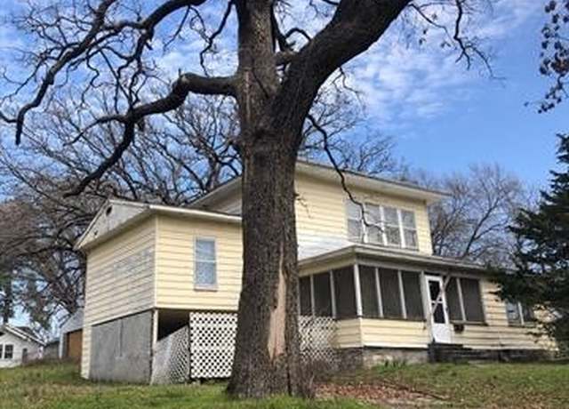 Property at 415 E 13th St, Okmulgee, OK 74447, 4 beds, 2 baths