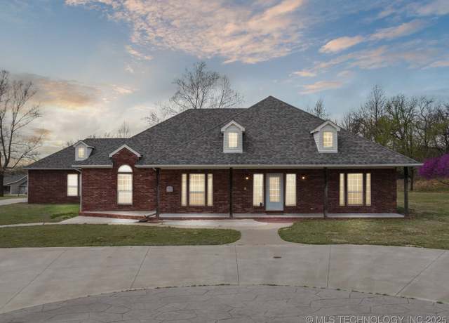 Property at 272 S 209th WestAvenue, Sand Springs, OK 74063, 3 beds, 3.5 baths