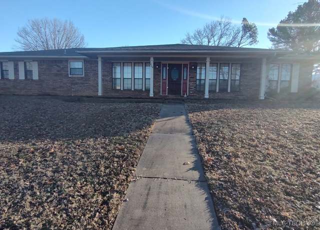 Property at 404 Ridge Dr, Sallisaw, OK 74955, 5 beds, 3 baths