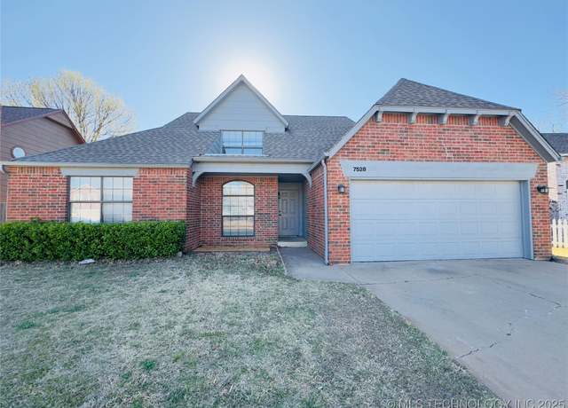 Property at 7528 S Trenton Pl, Tulsa, OK 74136, 3 beds, 2 baths