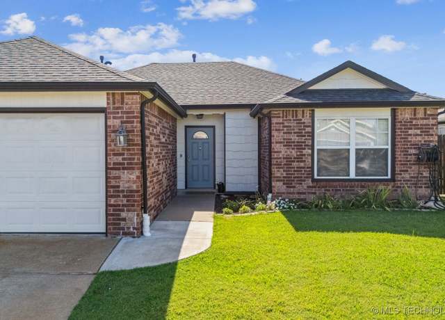 Property at 11104 N 144th EastAvenue, Owasso, OK 74055, 3 beds, 2 baths