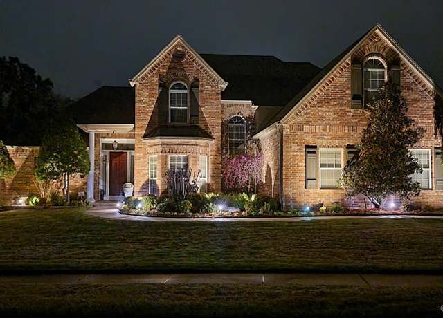 Property at 7808 E Broadway St, Broken Arrow, OK 74014, 4 beds, 3 baths