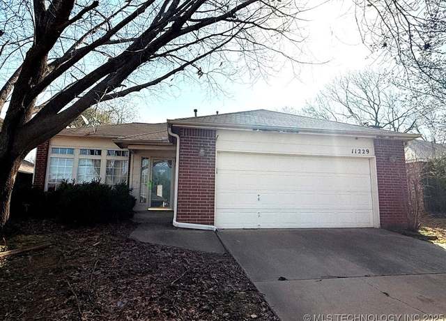 Property at 11229 S Nandina Ave, Jenks, OK 74037, 3 beds, 2 baths