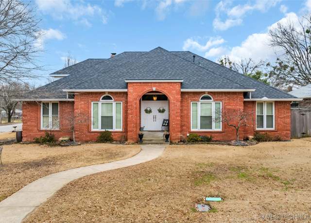 Property at 2000 Yorktown Ct, Ardmore, OK 73401, 4 beds, 2.5 baths