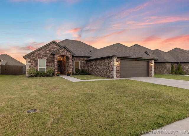 Property at 11010 S 276th EastAvenue, Coweta, OK 74429, 4 beds, 2 baths