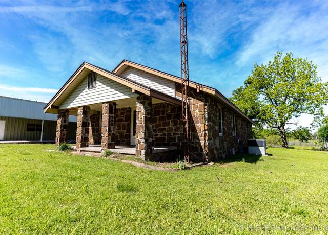 Property at 822 S Oak Grv, Cushing, OK 74023, 3 beds, 2 baths