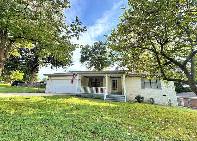 Property at 709 Brentwood Dr, Tahlequah, OK 74464, 3 beds, 2 baths