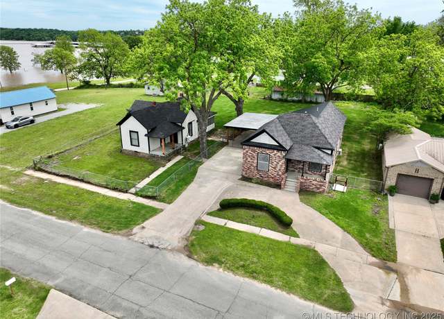 Property at 216 Belt Ave, Eufaula, OK 74432, 5 beds, 3 baths