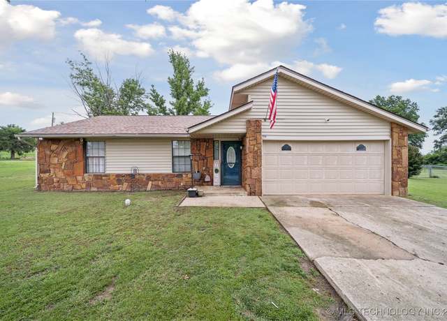 Property at 128 Elm St, Mannford, OK 74044, 3 beds, 2 baths
