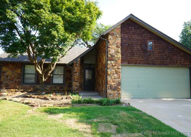 Property at 1312 W Birmingham St, Broken Arrow, OK 74011, 3 beds, 2 baths