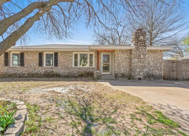 Property at 394 E 147th St S, Glenpool, OK 74033, 3 beds, 1.5 baths