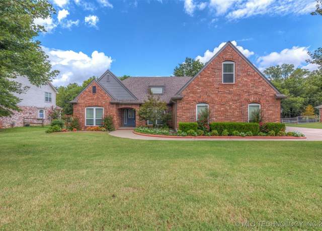 Property at 3110 Callaway Dr, Claremore, OK 74019, 4 beds, 2.5 baths