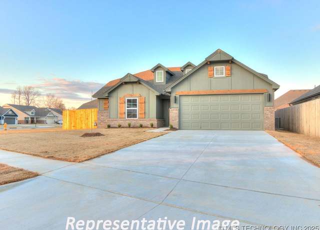Property at 7308 E 90th Pl, Owasso, OK 74055, 3 beds, 2 baths