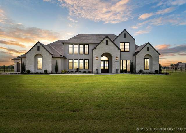 Property at 8499 S Timber Wolf Dr, Broken Arrow, OK 74014, 4 beds, 5 baths