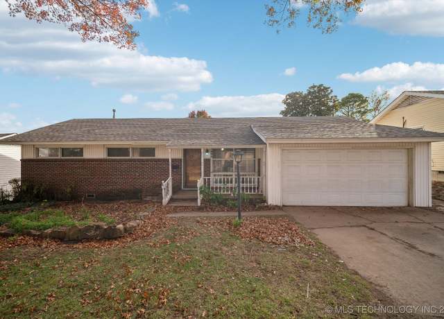 Property at 5856 E 22nd St, Tulsa, OK 74114, 3 beds, 1.5 baths