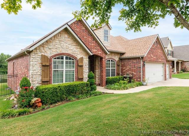 Property at 5711 Nottingham Pl, Bartlesville, OK 74006, 4 beds, 3 baths
