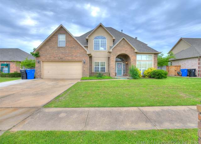 Property at 1821 N 11th St, Broken Arrow, OK 74012, 4 beds, 2.5 baths