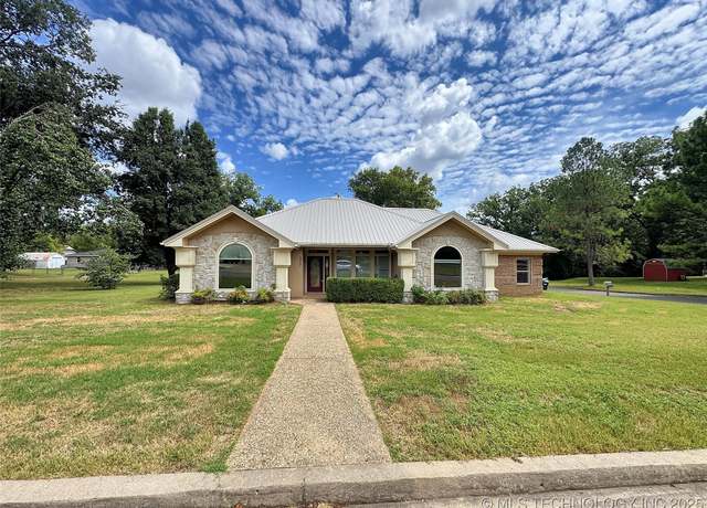 Property at 905 Shelley Cir, Tahlequah, OK 74464, 4 beds, 3 baths