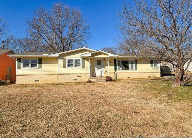 Property at 915 Osage St, Muskogee, OK 74403, 4 beds, 1.5 baths