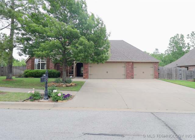 Property at 3605 S 15th St, Broken Arrow, OK 74011, 4 beds, 2 baths