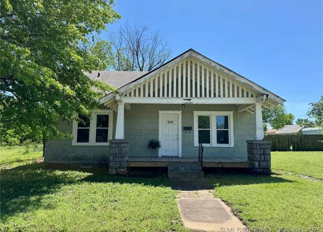 Property at 929 E Walnut St, Cushing, OK 74023, 2 beds, 1 bath