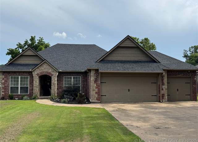 Property at 21902 W 13th St S, Sand Springs, OK 74063, 3 beds, 2 baths