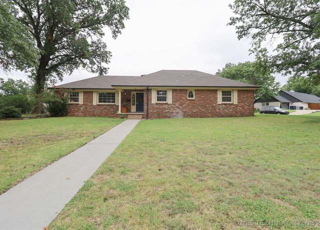 Property at 5855 E 58th St, Tulsa, OK 74135, 3 beds, 2.5 baths