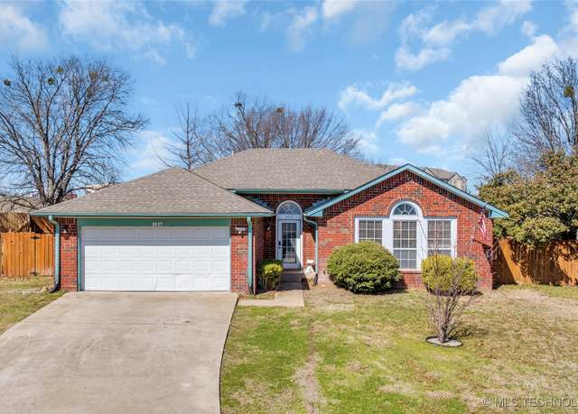 Property at 2517 Westwood, Ardmore, OK 73401, 3 beds, 2 baths