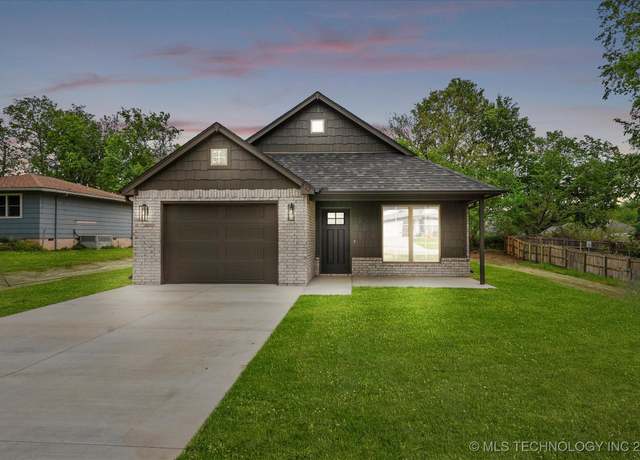 Property at 813 N 10th St, Collinsville, OK 74021, 3 beds, 2 baths