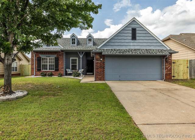 Property at 20409 E 44th St S, Broken Arrow, OK 74014, 3 beds, 2 baths