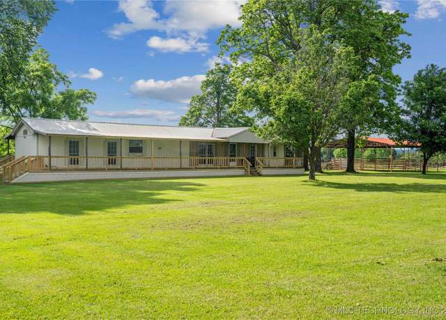 Property at 801 Arabian Ave, Sallisaw, OK 74955, 3 beds, 2 baths