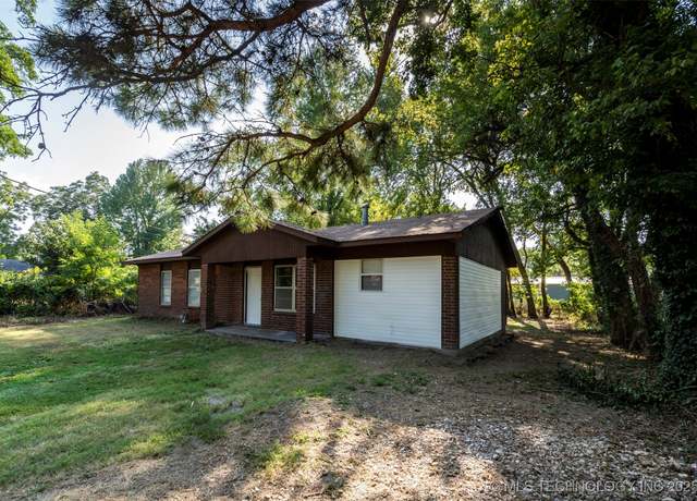Property at 1438 S Maple Ave, Westville, OK 74965, 4 beds, 1 bath