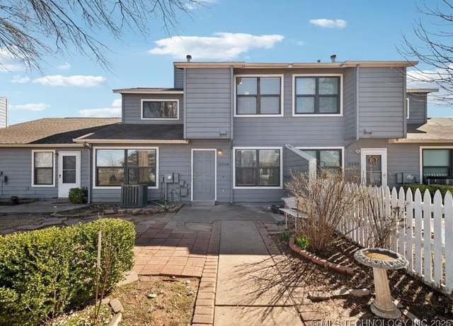 Property at 2218 W Quantico St, Broken Arrow, OK 74011, 3 beds, 2.5 baths
