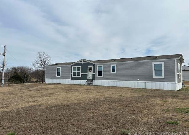 Property at 423972 E 1060 Rd, Checotah, OK 74426, 3 beds, 4.5 baths