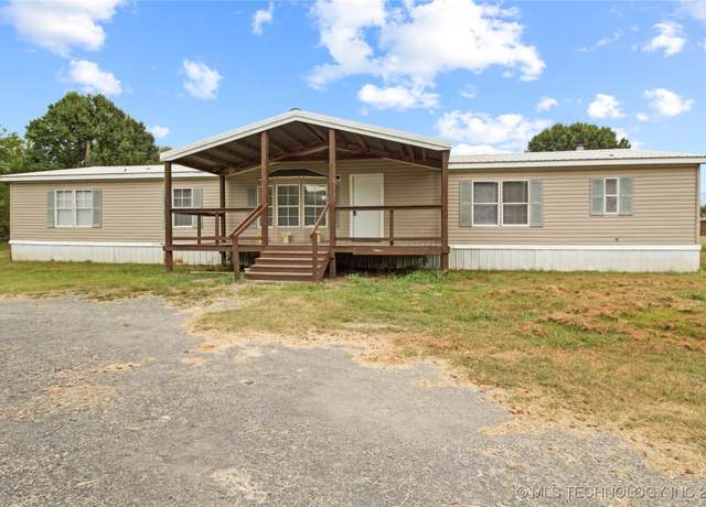 Property at 5301 W 70th St S, Muskogee, OK 74401, 5 beds, 3 baths