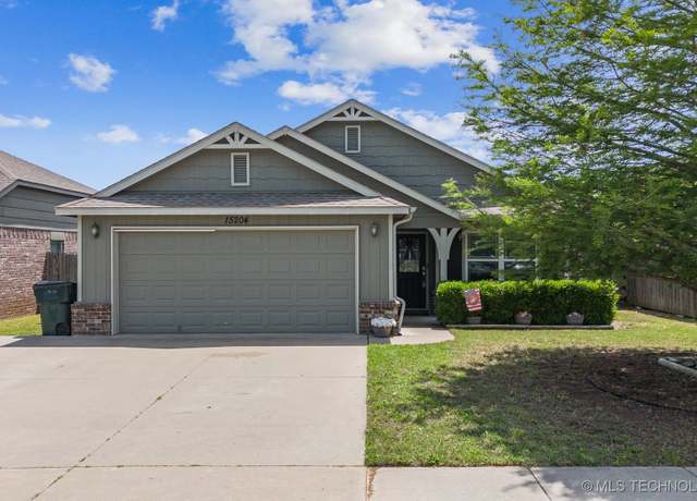 Property at 15204 E 110th Pl N, Owasso, OK 74055, 3 beds, 2 baths