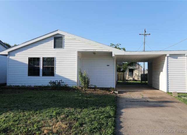 Property at 306 Highland Rd, Bartlesville, OK 74003, 2 beds, 1 bath