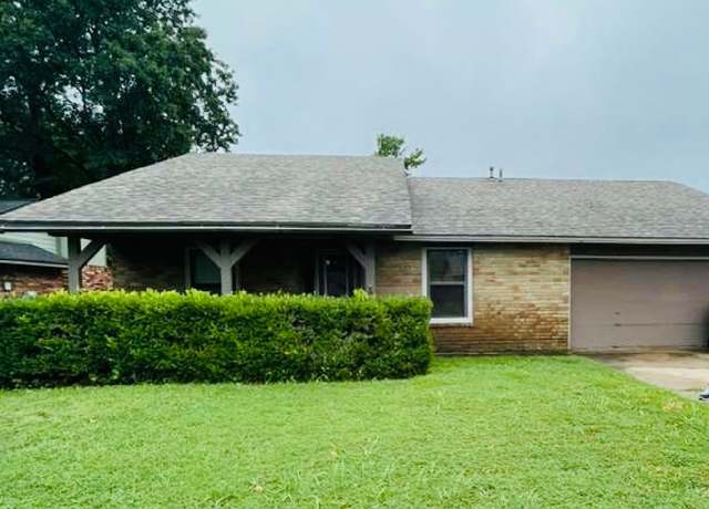 Property at 1205 W Austin Pl, Broken Arrow, OK 74011, 3 beds, 2 baths