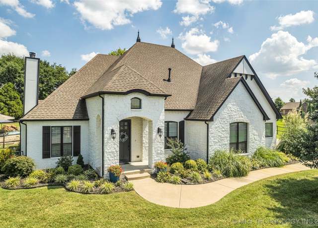 Property at 8241 N 69th EastAvenue, Owasso, OK 74055, 4 beds, 3 baths