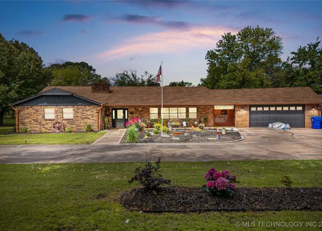 Property at 2961 N 24th St W, Muskogee, OK 74401, 3 beds, 3 baths