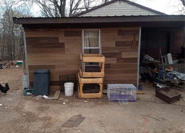 Property at 476488 E 1095 Rd, Roland, OK 74954, 3 beds, 2.5 baths