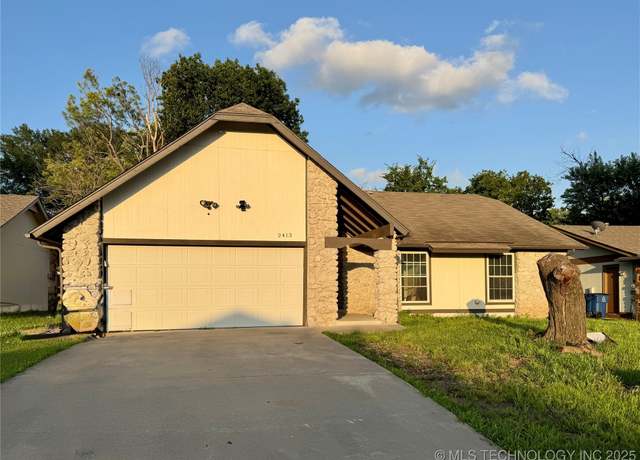 Property at 2413 S 140th EastAvenue, Tulsa, OK 74134, 4 beds, 2 baths
