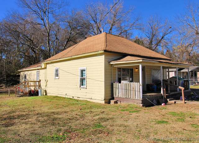 Property at 310 Wilson Ave, Tahlequah, OK 74464, 3 beds, 3 baths