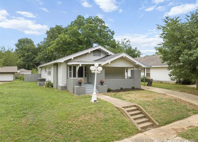 Property at 328 I St SW, Ardmore, OK 73401, 3 beds, 2.5 baths