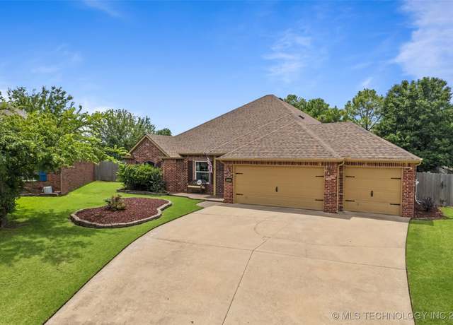Property at 14908 E 88th St, Owasso, OK 74055, 3 beds, 2 baths