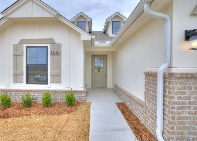 Property at 13404 E 123rd Pl, Collinsville, OK 74021, 3 beds, 2 baths