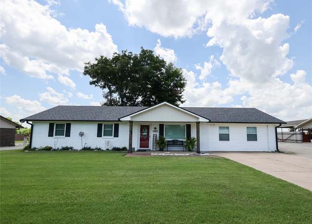 Property at 124 Hazelwood, Davis, OK 73030, 3 beds, 2 baths