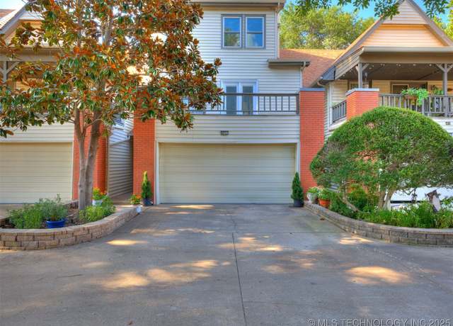 Property at 4822 S Quaker Ave, Tulsa, OK 74105, 2 beds, 2.5 baths